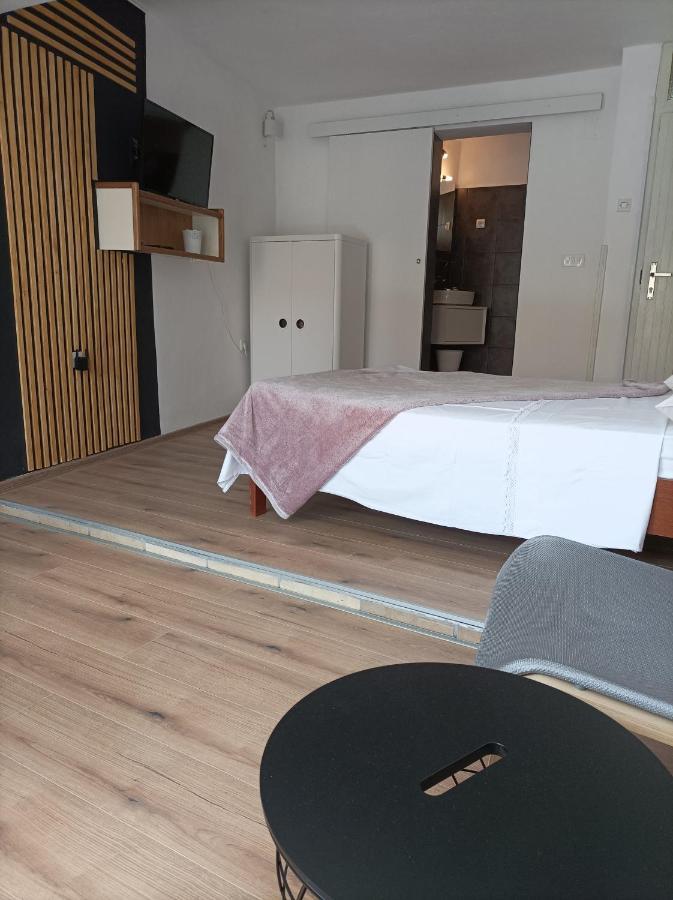 Apartment Seventh Continent 시베니크 외부 사진